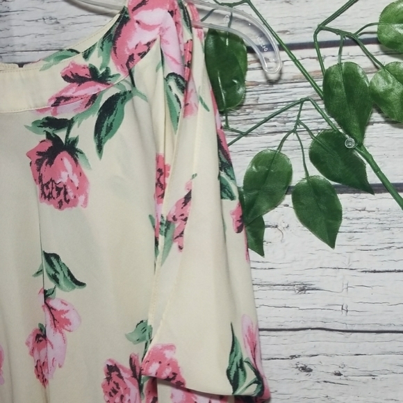 NWOT Foreign Exchange open back crop flowy shirt S - Picture 3 of 7